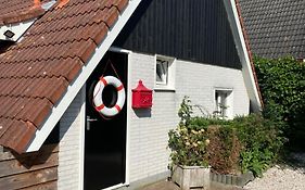 De Lauwersmeer Vogel mit eingezäuntem Garten